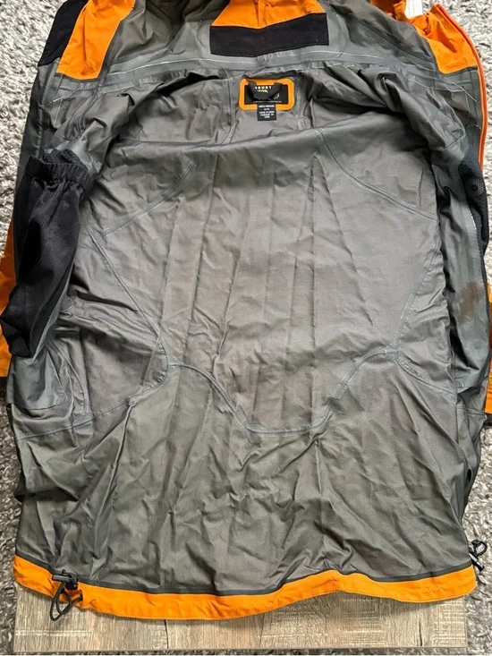 Mountain Hardware Gore-Tex Pro Shell Jacket - Picture 5 of 12